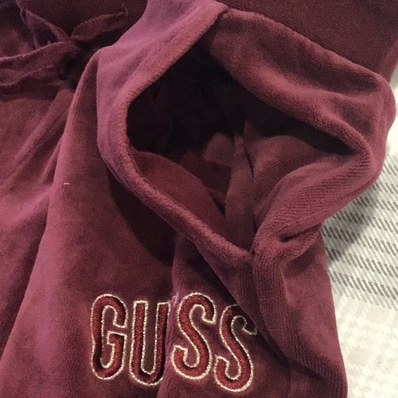 GUESS? Logo Velour sweat pants! Size XL - Picture 5 of 9